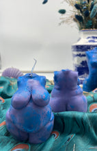 Load image into Gallery viewer, Purple and blue bear-shaped candles on a green surface with a blurred background