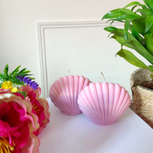 Load image into Gallery viewer, Set of 2 Shell Pillar Candles
