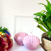 Load image into Gallery viewer, Set of 2 Shell Pillar Candles