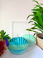 Load image into Gallery viewer, Set of 2 Shell Pillar Candles